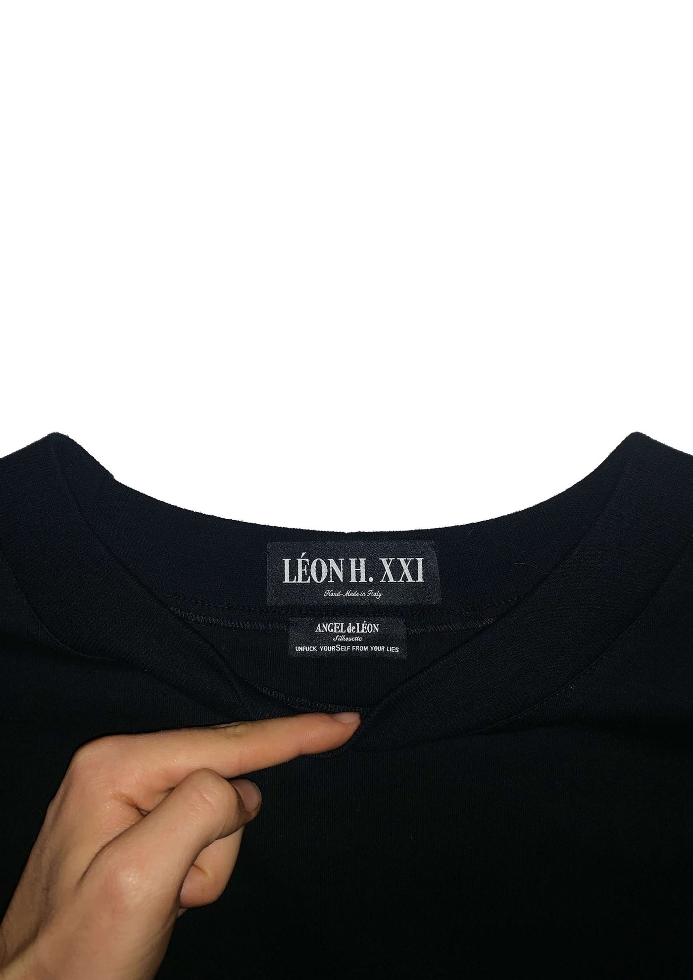 Angel de Léon Silhouette T-Shirt
