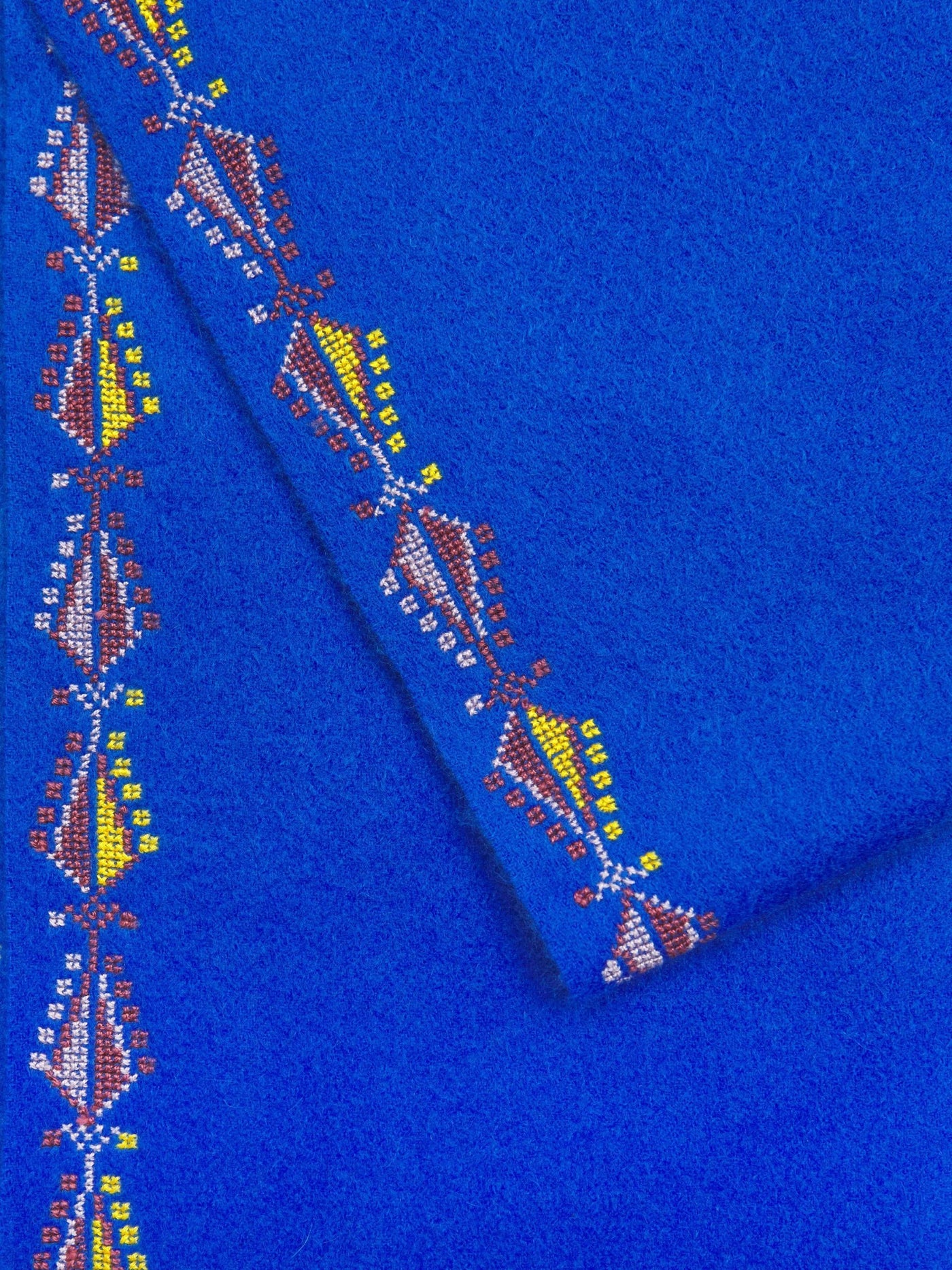 Beautiful cashmere scarf featuring traditional hand embroidery