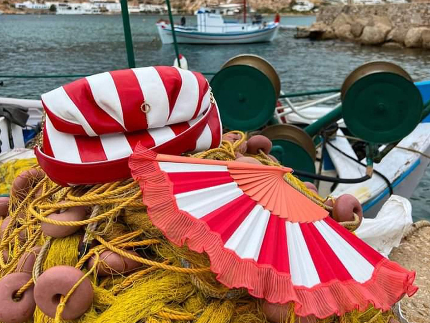 Khu Khu Napoli Red Hand-fan, from the Il Parasole Hand-fan Collection - Simply frilling hand-fans to celebrate La Dolce Vita