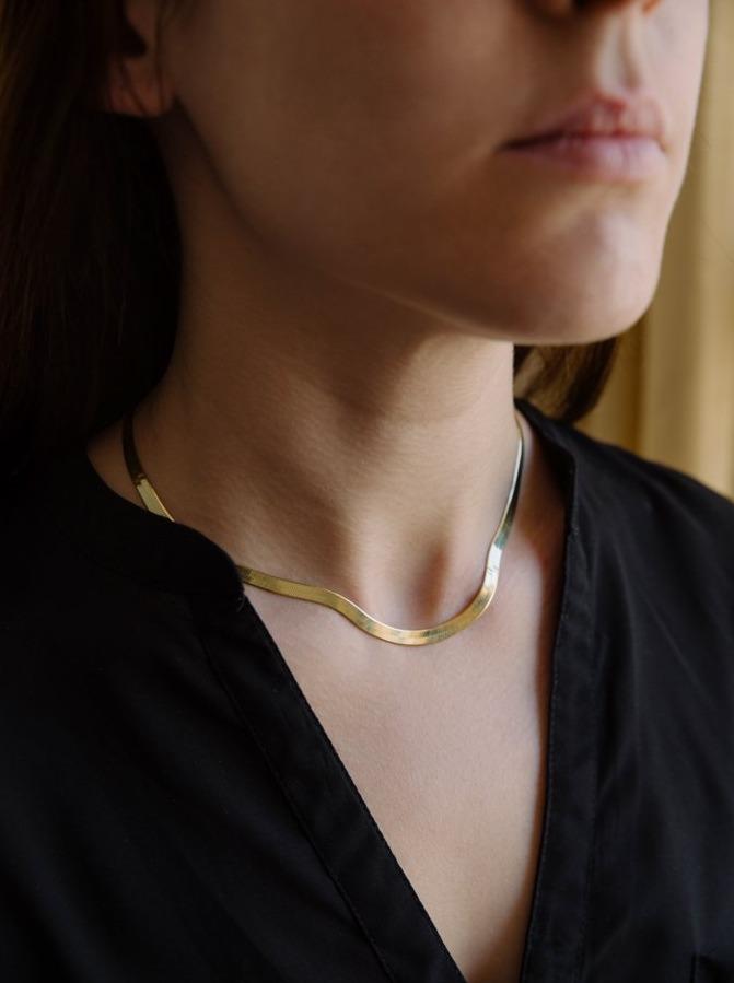 Meberr studio layering necklace, Subtle necklace, Dainty Silver Chain, Dainty necklace, fine silver chain, Simple silver chain, Thin silver chain, Flat silver chain, minimal necklace, flat snake chain, herringbone necklace, flat choker necklace, thick chain choker