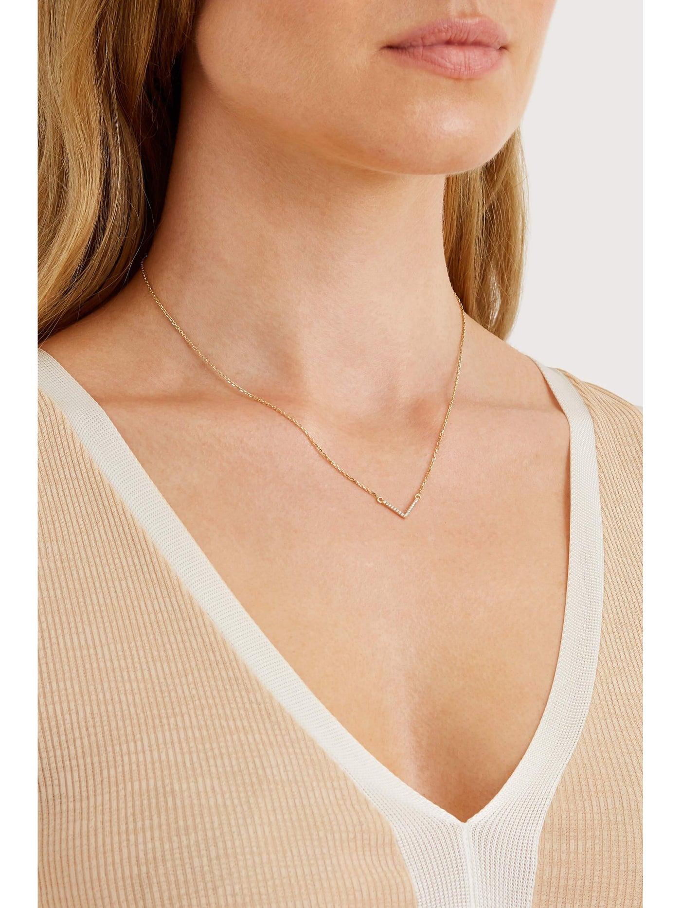 V Necklace in Solid 14k Gold