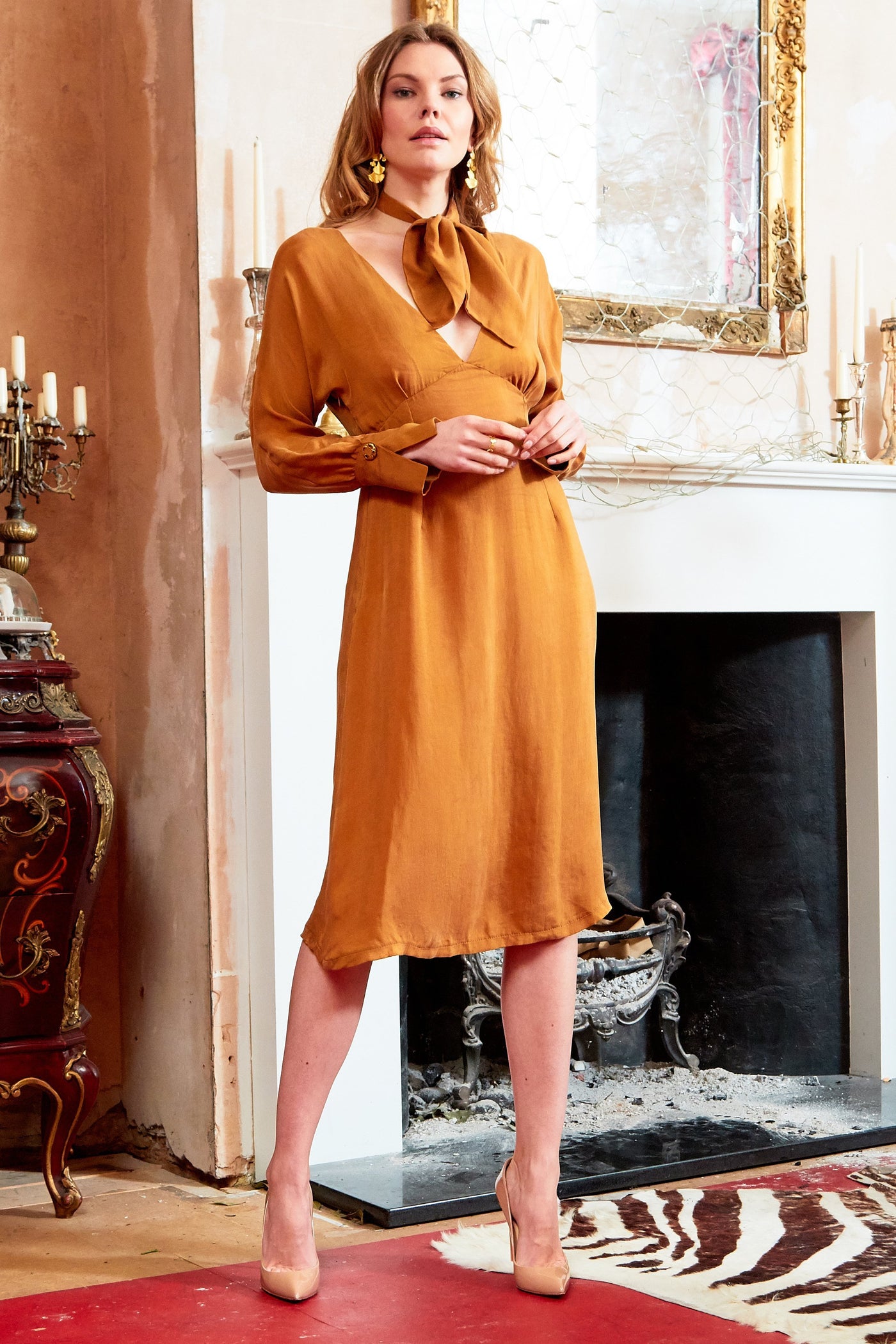 Shay - Hand Crafted Long Sleeve Backless Midi Dress